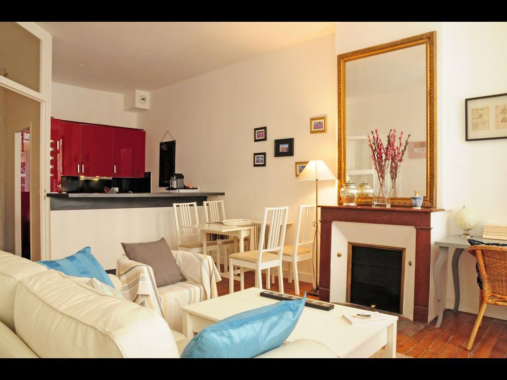 Bordeaux Charming Center Apartamento Habitación foto